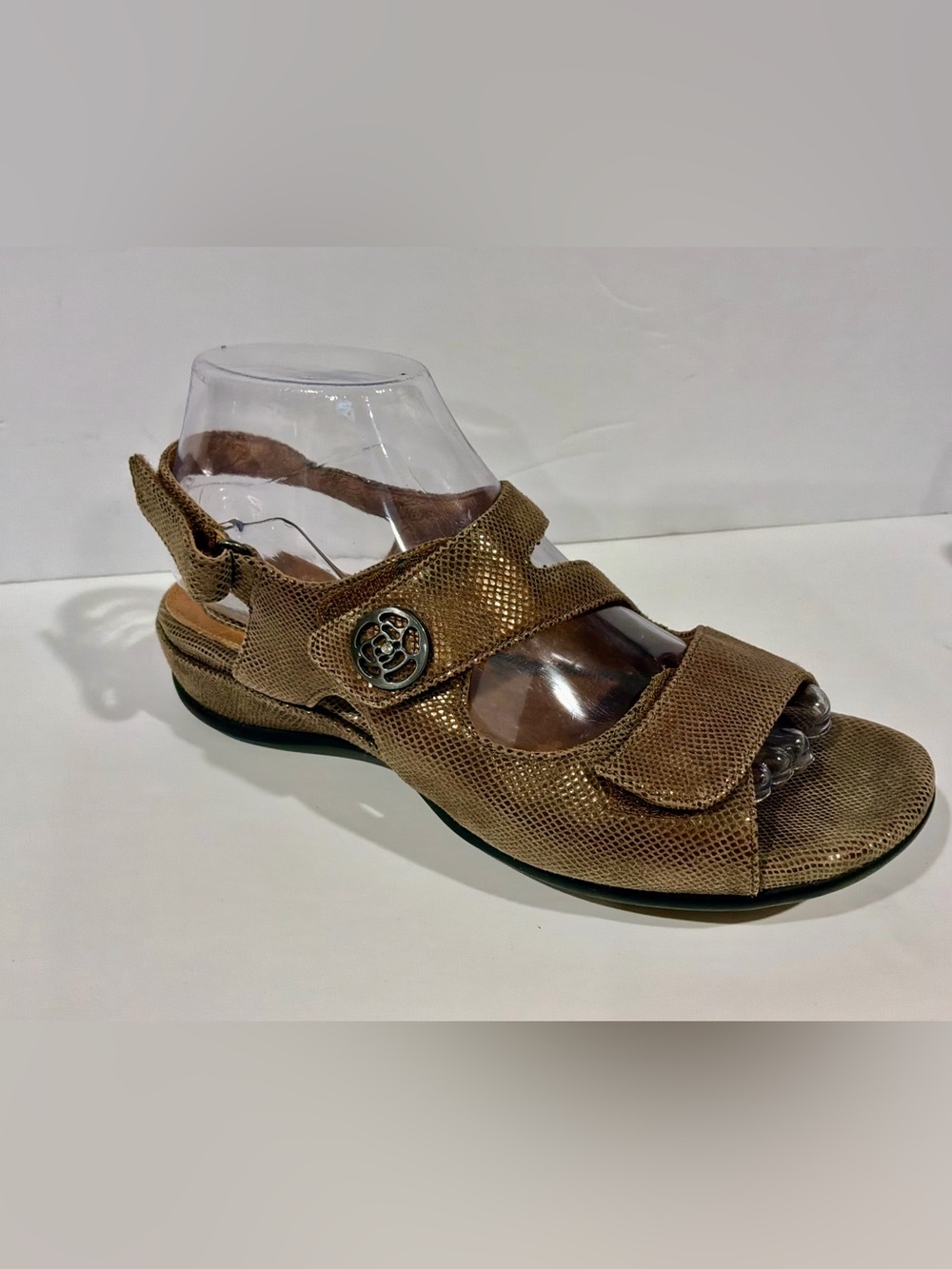 CLARKS ARTISAN..leather sandals